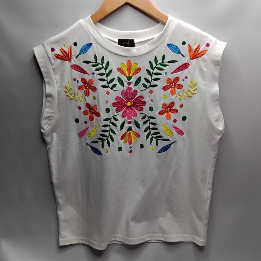 On Twelfth Women’s Fiesta Floral Embroidered Top, Size M Minimalist Chic Festive